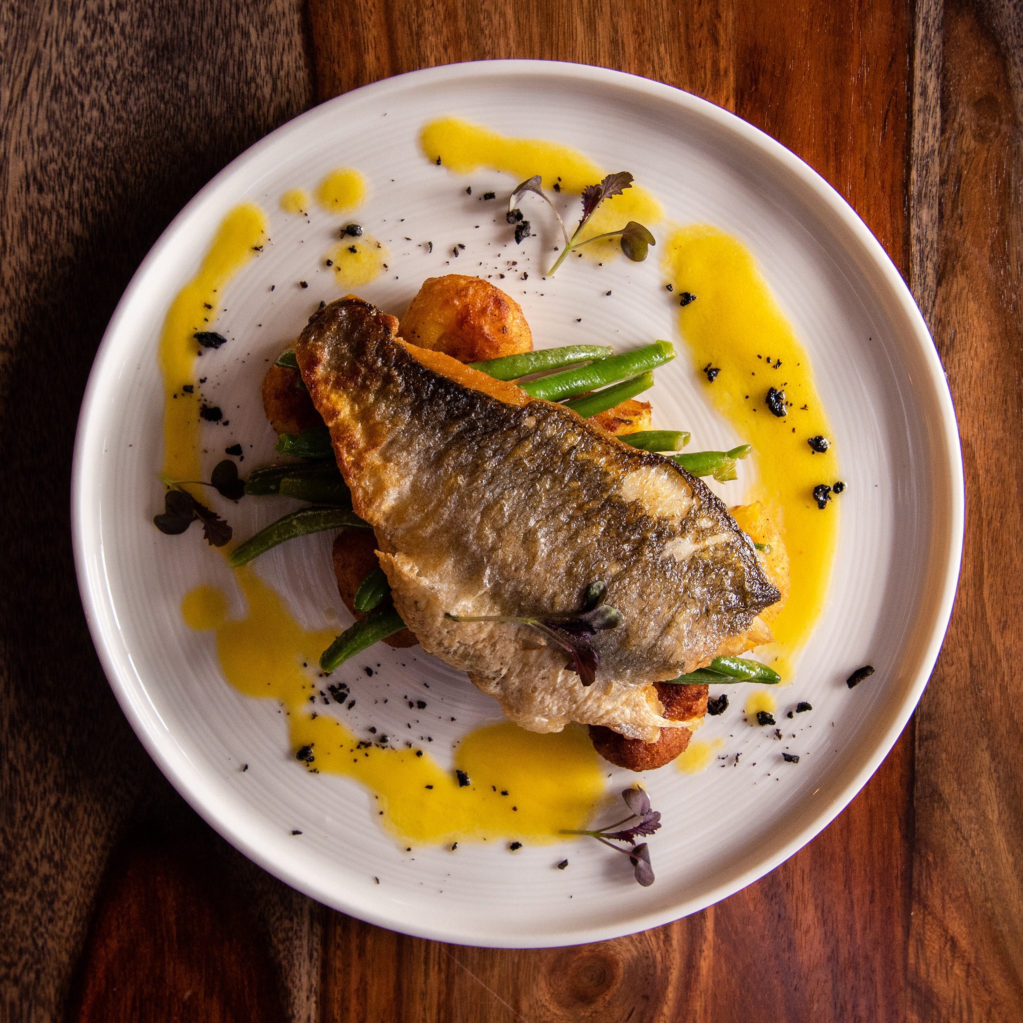 biban cu sos de sofran si cartofi