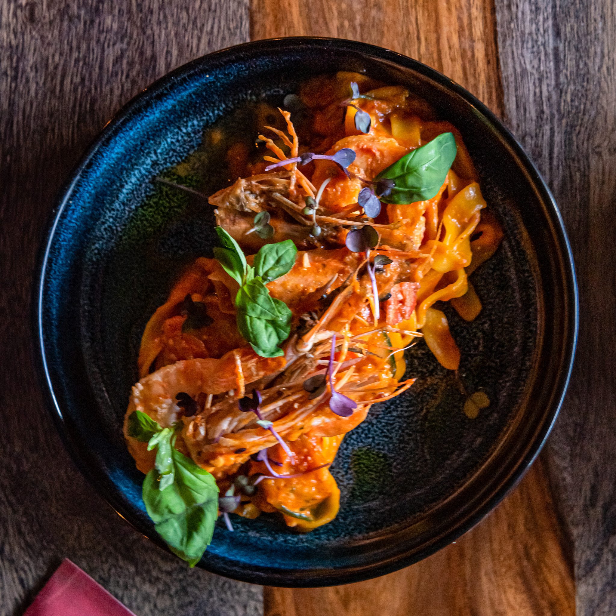 tagliatelle-cu-creveti-black-tiger